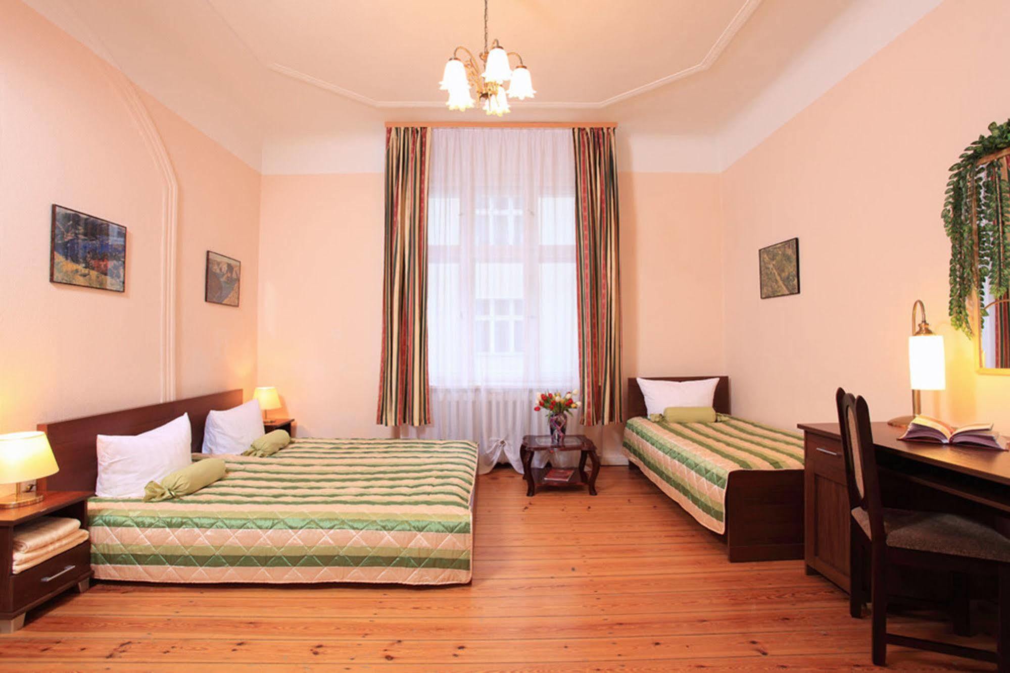 Hotel Central Inn Am Hauptbahnhof Pension Berlin Kültér fotó